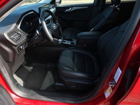 Used 2025 Ford Escape Platinum image 11