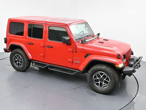 Used 2020 Jeep Wrangler Unlimited Sahara AWD/4WD image 33