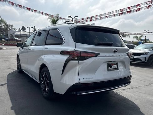 New 2026 Toyota Sienna Platinum AWD/4WD image 8