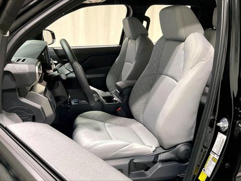 New 2026 Toyota Tacoma SR5 AWD/4WD image 9