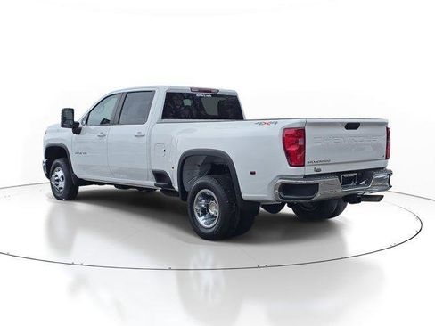 Used 2024 Chevrolet Silverado 3500 LT w/ Convenience Package image 3