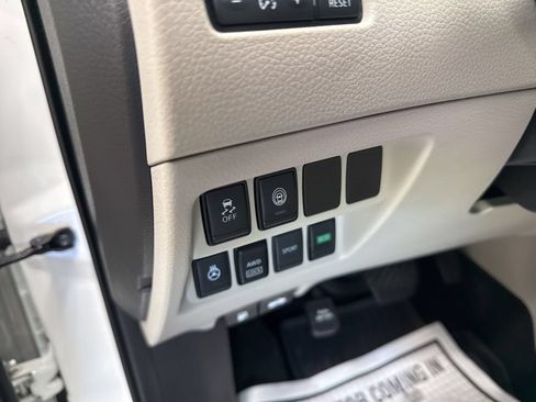 Used 2020 Nissan Rogue Sport SV w/ All-Weather Package AWD/4WD image 22