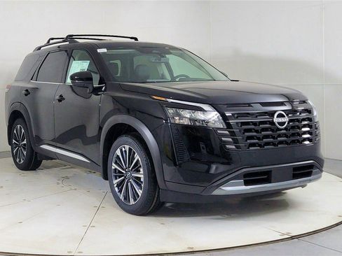 New 2026 Nissan Pathfinder Platinum image 1