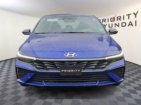 Used 2025 Hyundai Elantra Sport FWD image 2