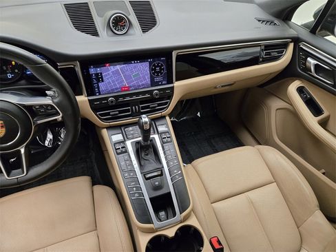 Used 2020 Porsche Macan image 23