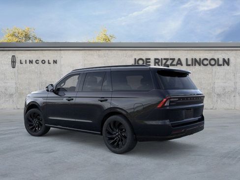 New 2026 Lincoln Navigator Reserve image 4