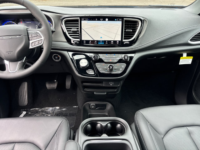 New 2027 Chrysler Pacifica Select w/ Family Tech Group FWD image 11