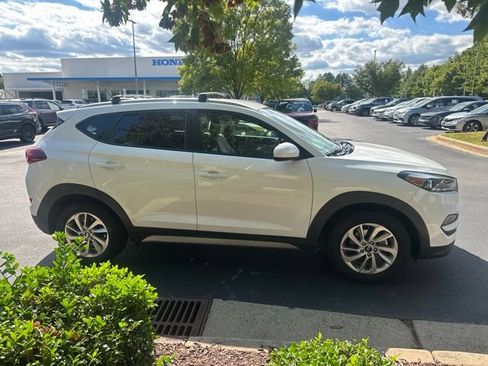 Used 2017 Hyundai Tucson SE w/ SE Popular Package 02 AWD/4WD image 8