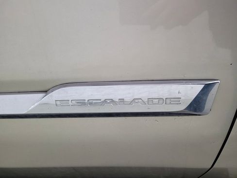 Used 2015 Cadillac Escalade Premium image 69