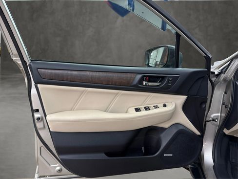 Used 2018 Subaru Outback 2.5i Limited image 43