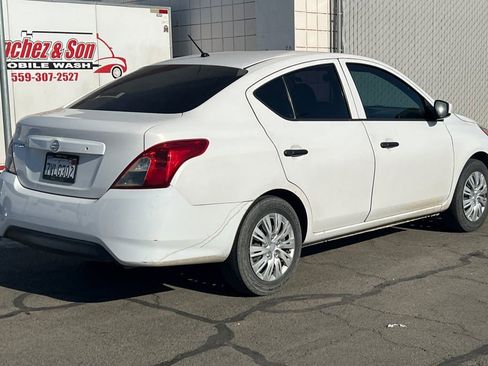 Used 2016 Nissan Versa S FWD image 6