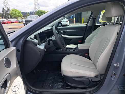 Used 2026 Hyundai Sonata SE FWD image 11