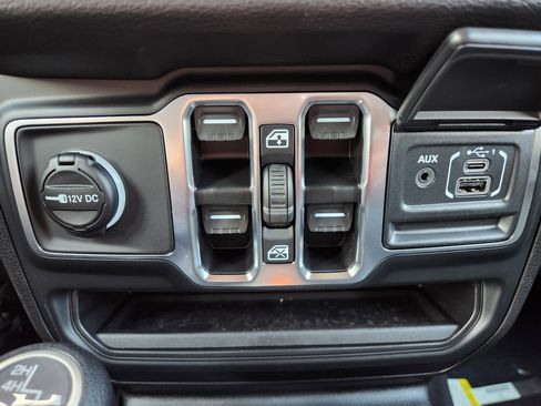 New 2025 Jeep Wrangler Sport S image 5