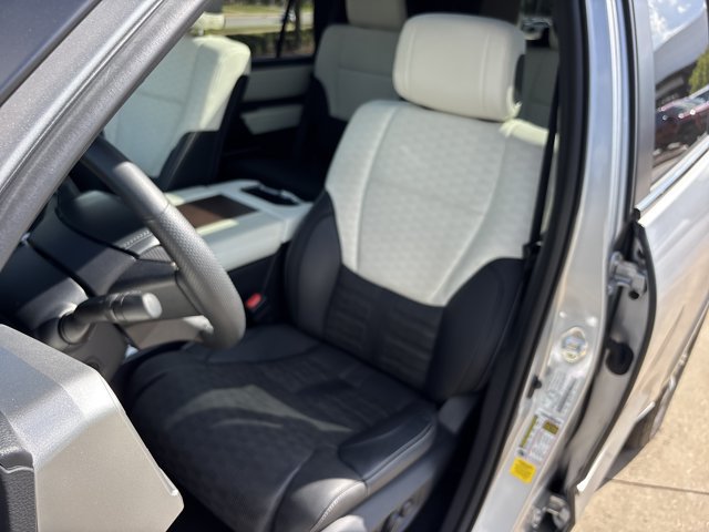 Used 2024 Toyota Sequoia Capstone AWD/4WD image 25