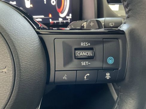 Used 2024 Nissan Rogue SL image 14