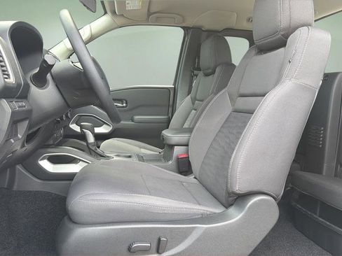 Certified 2024 Nissan Frontier SV w/ Technology Package image 20