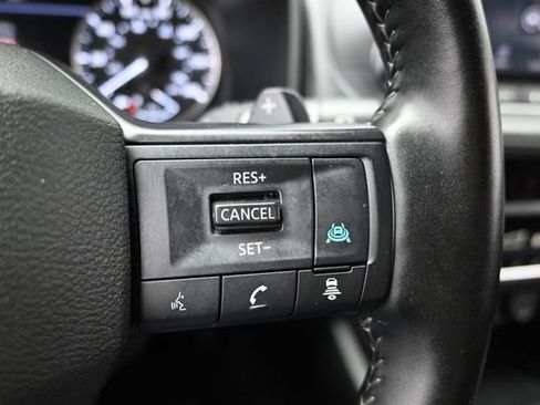 Used 2025 Nissan Rogue SV AWD/4WD image 28