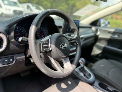 Used 2019 Kia Forte LXS image 13