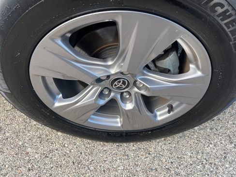 Used 2022 Toyota RAV4 XLE image 41