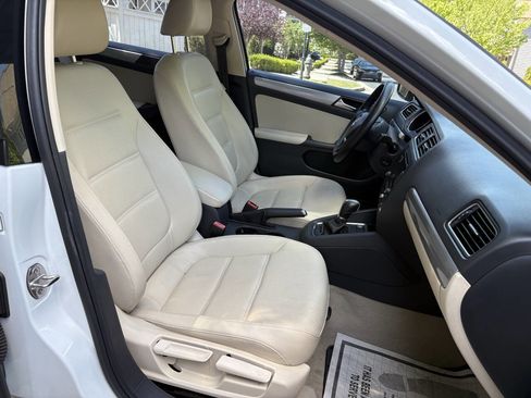Used 2015 Volkswagen Jetta SE FWD image 10