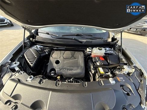 Used 2021 Chevrolet Traverse LS image 25