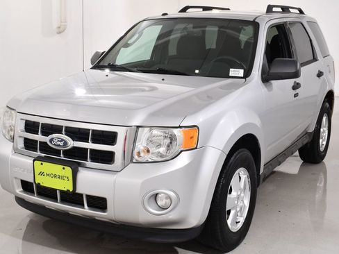 Used 2012 Ford Escape XLT AWD/4WD image 2