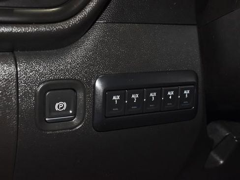 Used 2023 Chevrolet Silverado 2500 Custom w/ Custom Value Package image 28