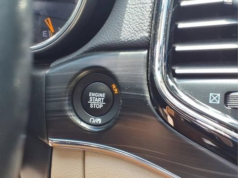 Used 2021 Jeep Grand Cherokee Limited AWD/4WD image 31