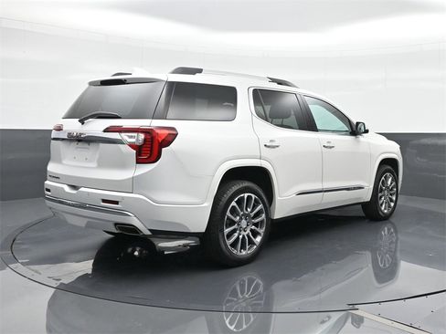 Used 2023 GMC Acadia Denali image 14