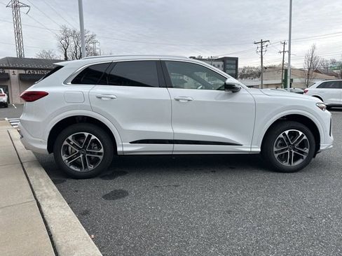 New 2025 Audi Q5 Premium image 6