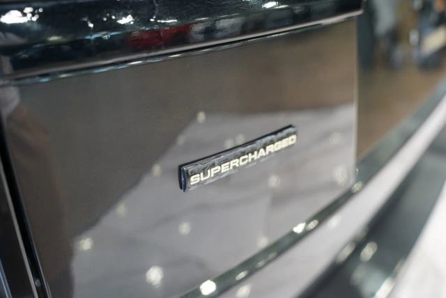 Used 2018 Land Rover Range Rover Supercharged AWD/4WD image 6