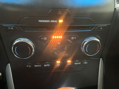 Used 2018 Ford Edge SEL AWD/4WD image 34