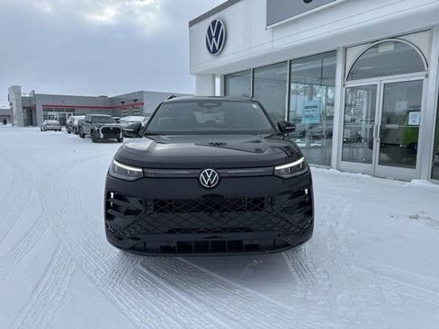 New 2026 Volkswagen Tiguan SE R-Line image 3