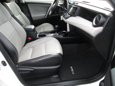 Used 2016 Toyota RAV4 XLE image 28