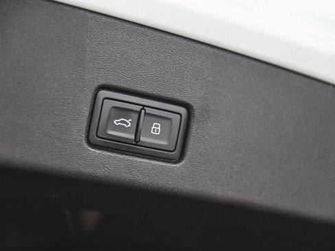 Used 2023 Audi Q4 e-tron Premium Plus w/ Premium Plus image 38