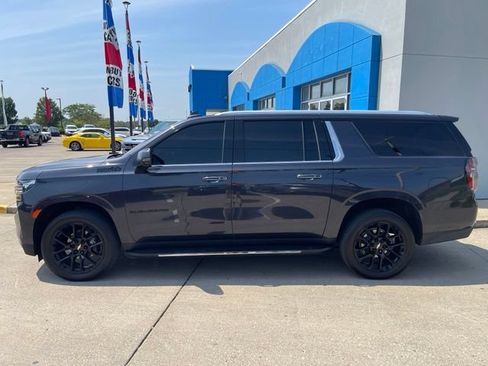 Used 2023 Chevrolet Suburban High Country w/ Max Trailering Package AWD/4WD image 9