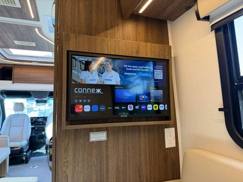 Used 2024 Mercedes-Benz Sprinter 3500 image 60