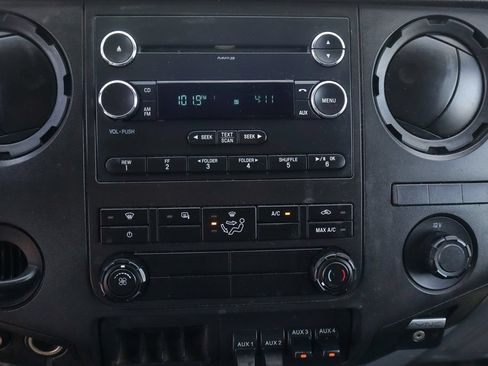 Used 2016 Ford F650 2WD Crew Cab Super Duty image 26