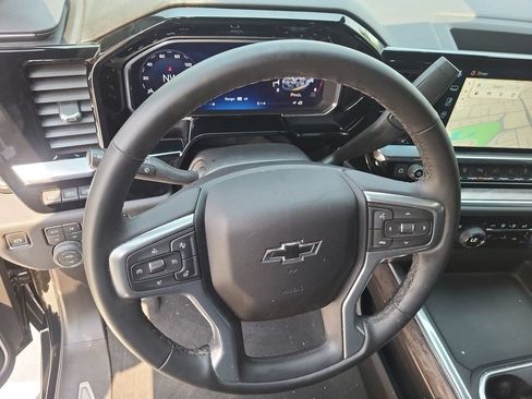 Used 2026 Chevrolet Silverado 2500 LTZ w/ LTZ Plus Package AWD/4WD image 18