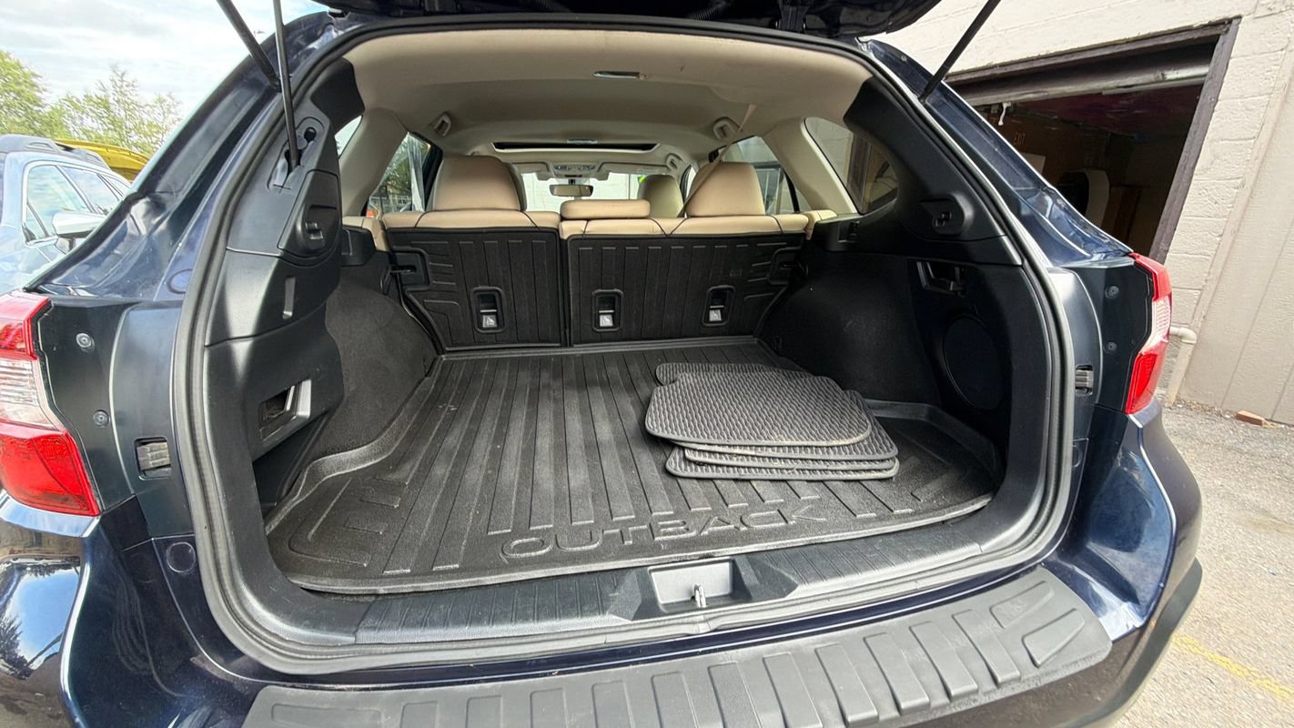 Used 2018 Subaru Outback 3.6R Limited AWD/4WD image 24