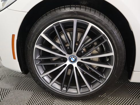 Certified 2023 BMW 530e w/ Premium Package image 31