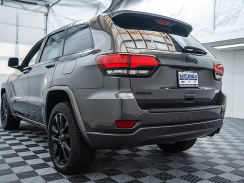 Used 2021 Jeep Grand Cherokee Laredo X AWD/4WD image 7