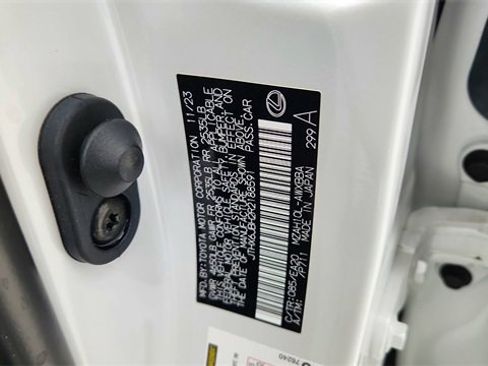 Used 2024 Lexus UX 250h FWD image 61