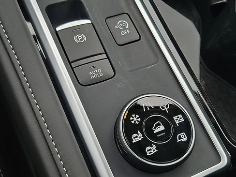 New 2026 Nissan Pathfinder SL image 19