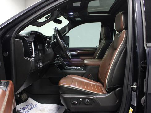 Used 2024 GMC Sierra 3500 Denali Ultimate AWD/4WD image 12