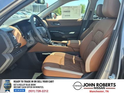 New 2026 Nissan Pathfinder Platinum AWD/4WD image 3