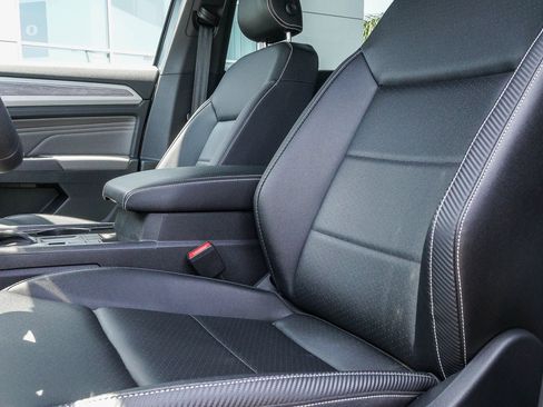 Certified 2023 Volkswagen Atlas Cross Sport SE FWD image 24