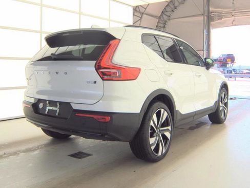 Used 2025 Volvo XC40 B5 Plus w/ Climate Package AWD/4WD image 2