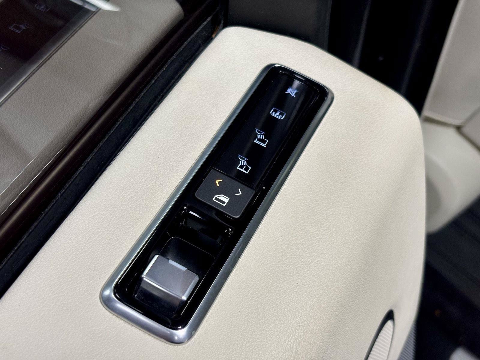 Used 2018 Land Rover Range Rover HSE AWD/4WD image 22