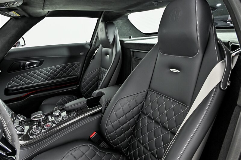 Used 2015 Mercedes-Benz SLS AMG GT Final Edition image 21